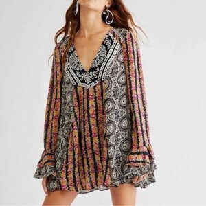 FREE PEOPLE Falling Into You Tunic Top Size Small Embroidered Ruffle Cuff Flowy